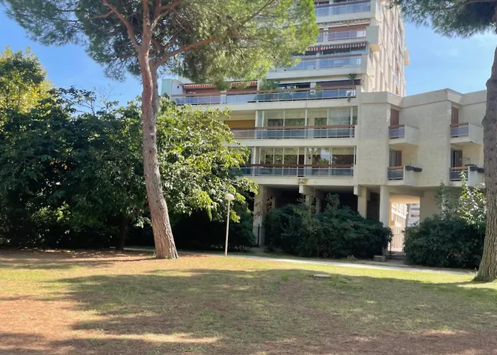 Vue panoramique pour ce grand studio en centre ville